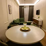 Axiom - Center Apartment *