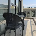 Axiom - Center Apartment
