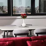 Apartment Axiom - Center