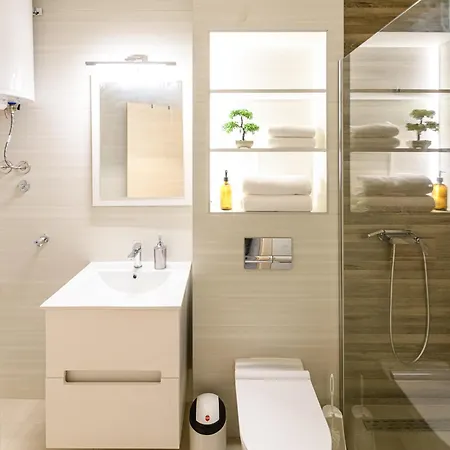 Axiom - Center Apartment