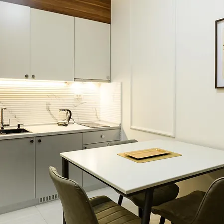 Axiom - Center Apartment