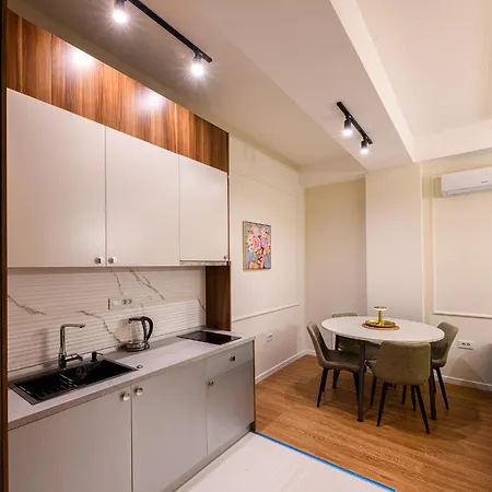 Axiom - Center Apartment *