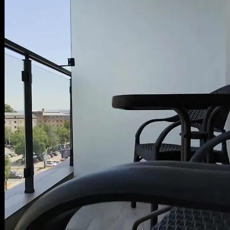 Axiom - Center Apartment *