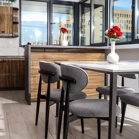 Axiom - Center Apartment