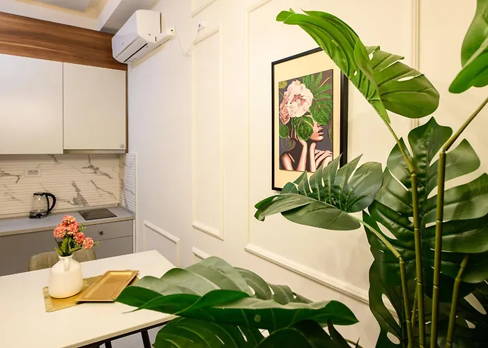 Apartment Axiom - Center