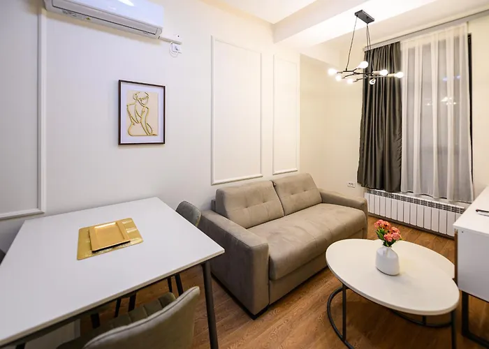 Apartment Axiom - Center