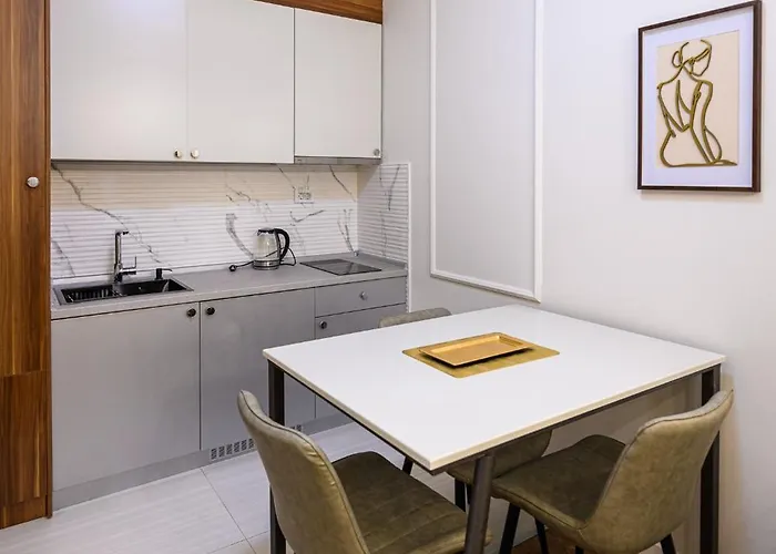 Axiom - Center Apartment *