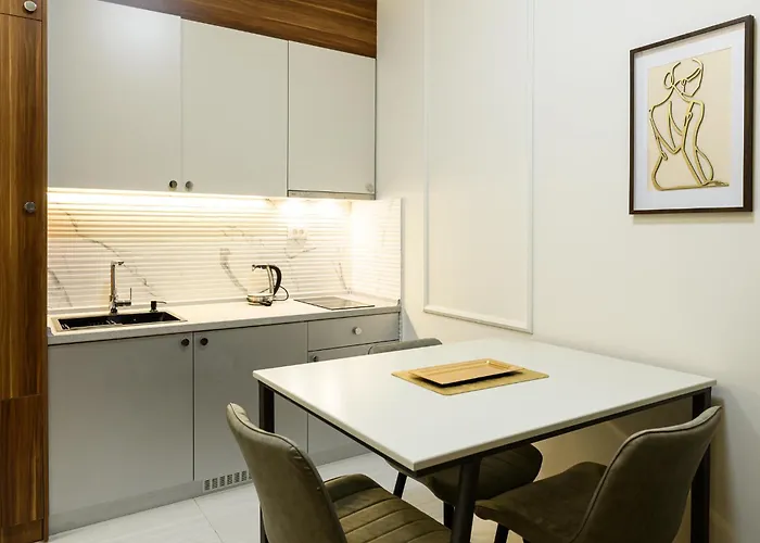 Axiom - Center Apartment